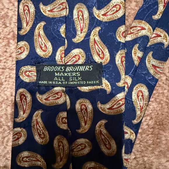 Brooks Brothers Blue and Gold Paisley 100% Silk Tie - Picture 2 of 2